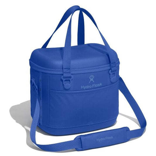 carryouttm-soft-cooler-15-l-b3 12pco382_carryout_cooler_15l_capri_blue_angled_1.jpg