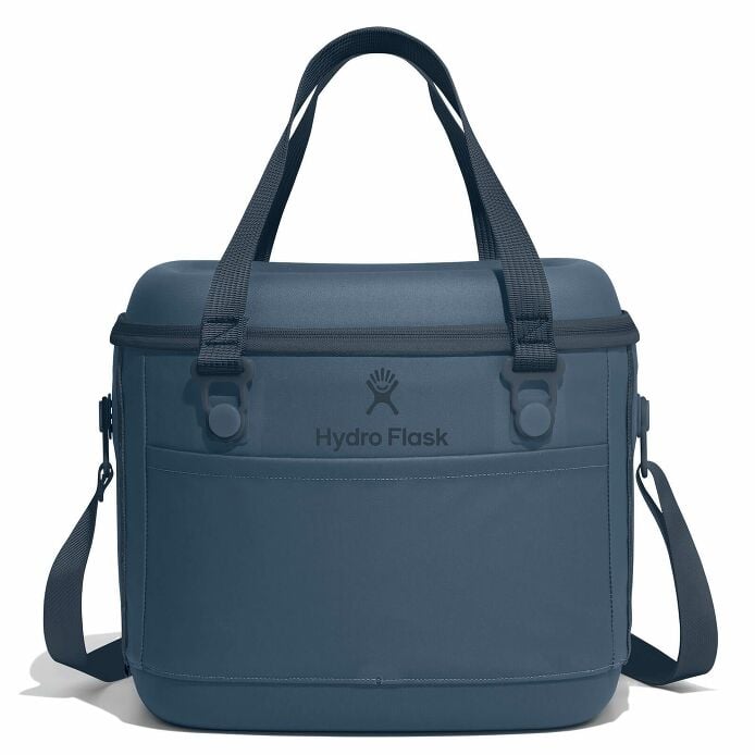 carryouttm-soft-cooler-15-l-b3 12pco384-carryout-cooler-15l-harbor-blue-straight_1.jpg