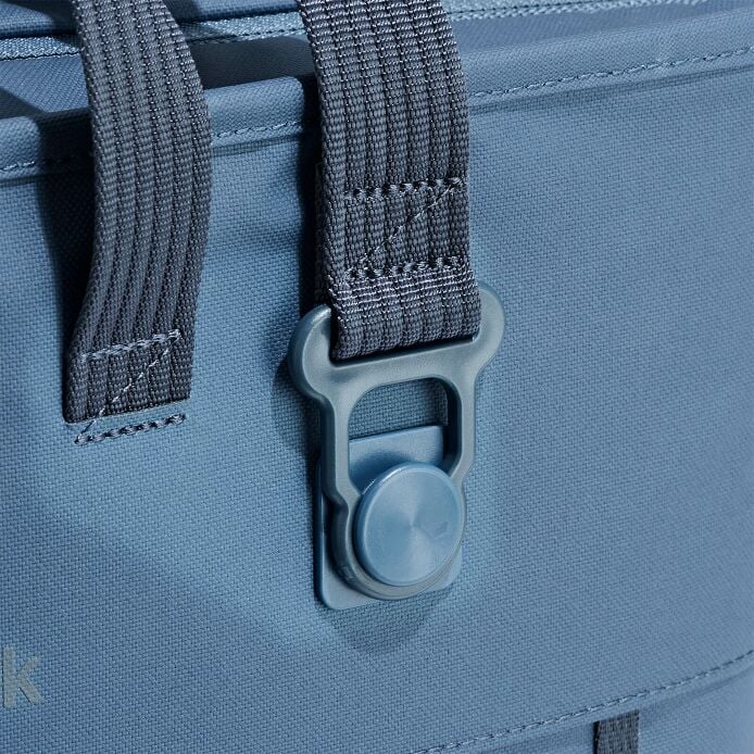 carryouttm-soft-cooler-tote-10-l-y1 250815_hydro_cooler_details_14838_6_3.jpg