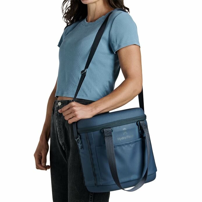 carryouttm-soft-cooler-10-l-x3 250815_hydro_s26_hb_14560_1_4.jpg