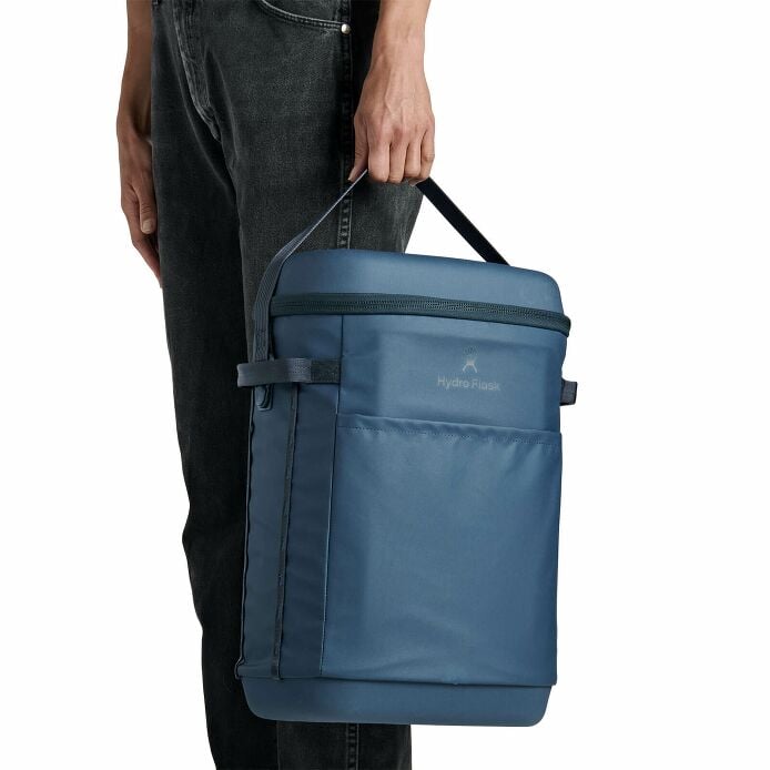 carryouttm-backpack-22-l-o0 250815_hydro_s26_hb_14597_6.jpg