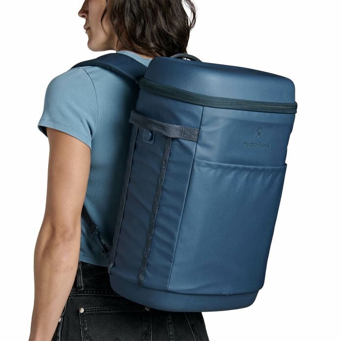 carryouttm-backpack-22-l-o0 250815_hydro_s26_hb_14605_7.jpg