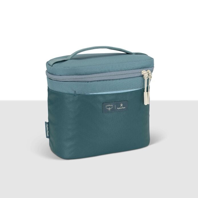 osprey-axis-x-hydro-flask-campus-essentials-bundle-i7 axisxhydroflask_s26_detail1_cascadeblue_10007249_1.jpg