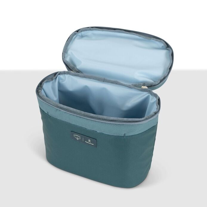 osprey-axis-x-hydro-flask-campus-essentials-bundle-i7 axisxhydroflask_s26_detail2_cascadeblue_10007249_1.jpg