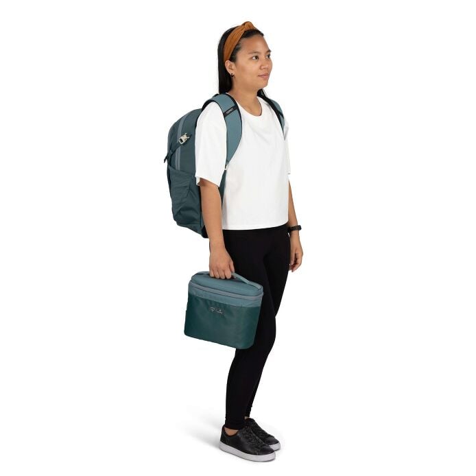osprey-axis-x-hydro-flask-campus-essentials-bundle-i7 axisxhydroflask_s26_onbody1_cascadeblue_10007249_2.jpg