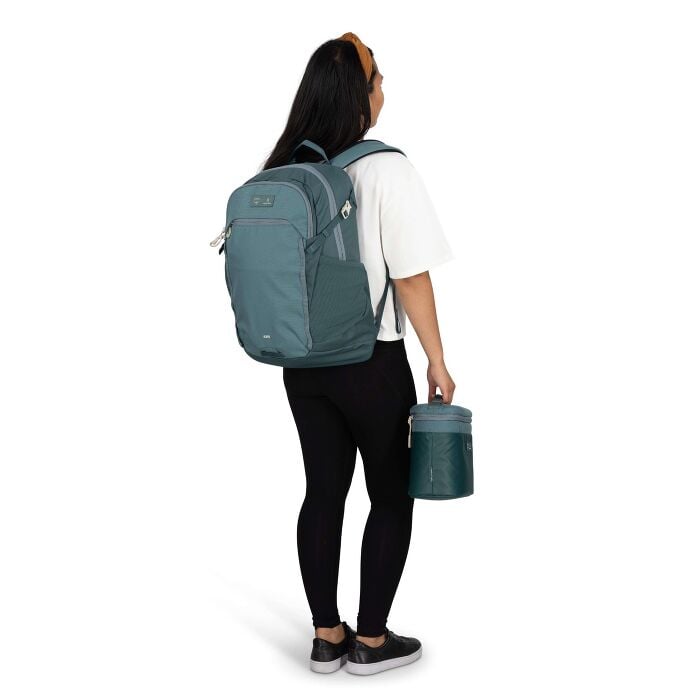 osprey-axis-x-hydro-flask-campus-essentials-bundle-i7 axisxhydroflask_s26_onbody2_cascadeblue_10007249_2.jpg