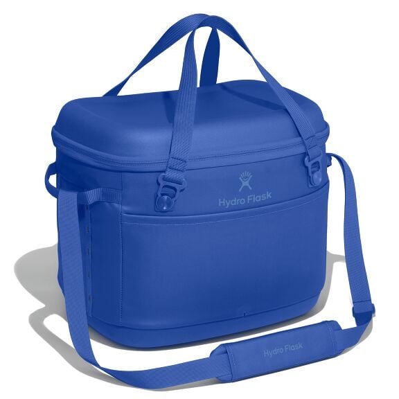 carryouttm-soft-cooler-30-l-c9 cpco382_carryout_cooler_30l_capri_blue_angled_1.jpg