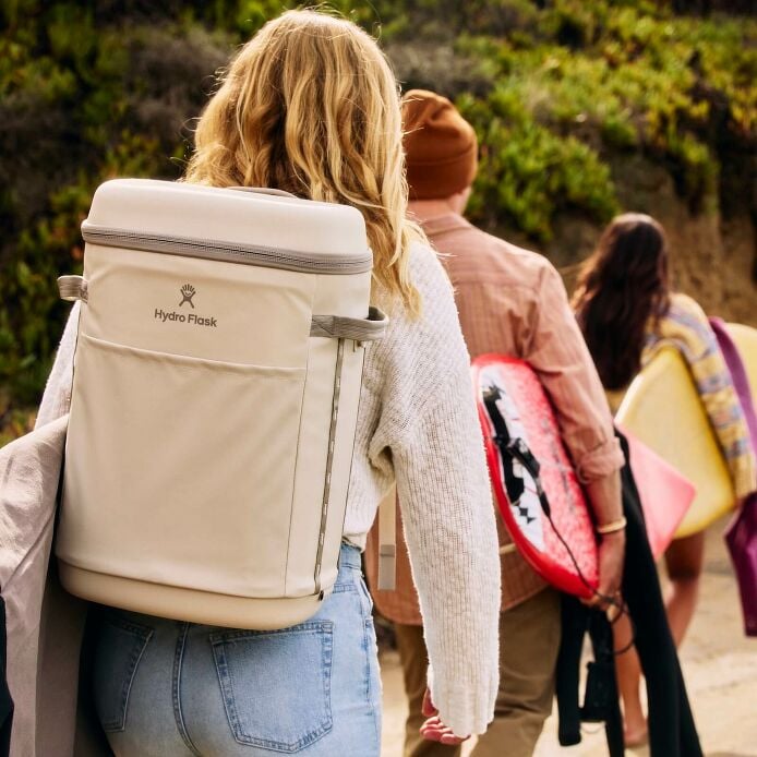 carryouttm-backpack-22-l-o0 hf_carryout_bouwer_d1_l1_torrey_pines_lifestyle_0974_2.jpg