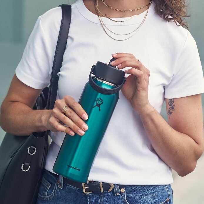 32-oz-lightweight-flex-straw-bottle-x7 hf_s26_lightweight_mcinnis_5167_2_3.jpg