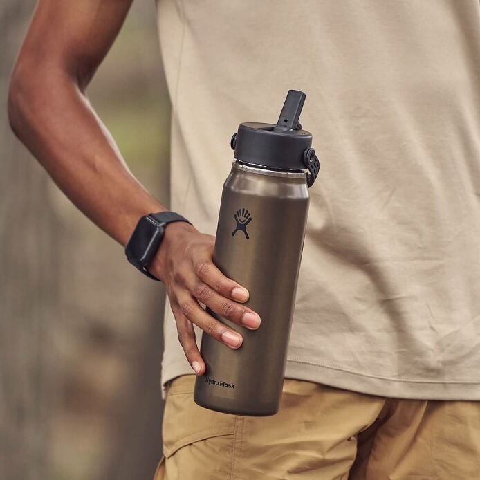 32-oz-lightweight-flex-straw-bottle-x7 hf_s26_lightweight_mcinnis_6345_2_3.jpg