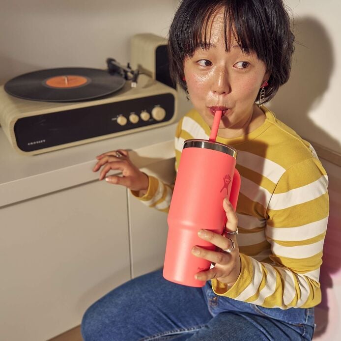 24-oz-travel-tumbler-y0 hf_s26_mcinnis_2487.jpg