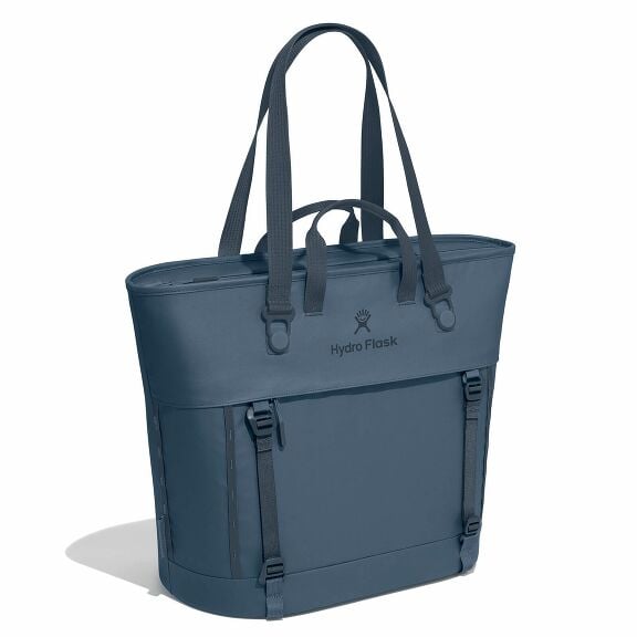 carryouttm-soft-cooler-tote-30-l-f3 maxiit384-carryout-tote-30l-harbor-blue-angled_1_1.jpg