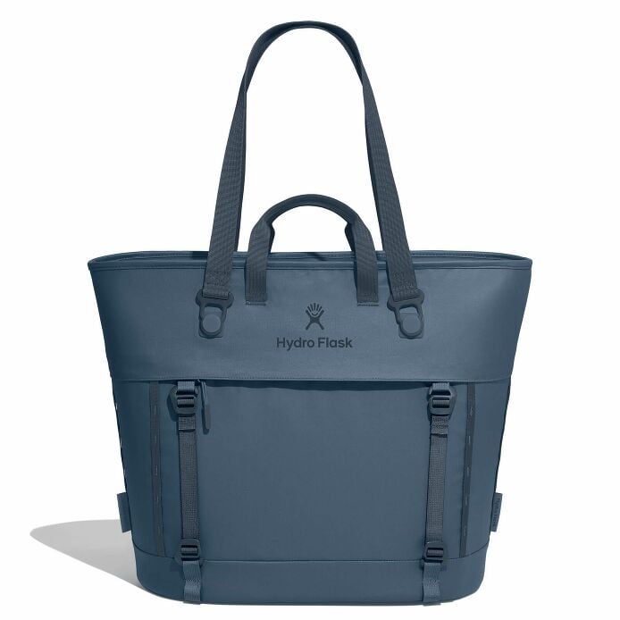 carryouttm-soft-cooler-tote-30-l-f3 maxiit384-carryout-tote-30l-harbor-blue-straight.jpg