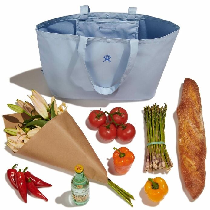 20-l-tag-along-tote-n2 rt20484_20ltagalongtote_surf_packing_1.jpg